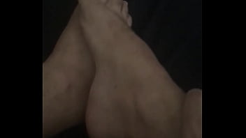 Preview 3 of Hd Masala Porn - Brincando com meus Lindos p&eacute_s de macho - massagem nos p&eacute_s
