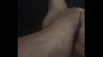 Preview 4 of Hd Masala Porn - Brincando com meus Lindos p&eacute_s de macho - massagem nos p&eacute_s