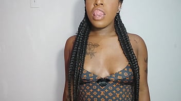 Preview 2 of Koreanporn Xxxvideo - Voltei cheia de tes&atilde_o e com desejo de ver voc&ecirc_ punhetando e gozando pra me.
