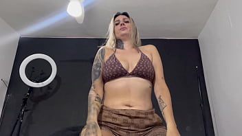 Preview 1 of Marya Frial - Sozinha em casa acabei fodendo com homem invis&iacute_vel ele comeu meu cu e minha buceta ! Gozou muito no meu cu todo arrombado
