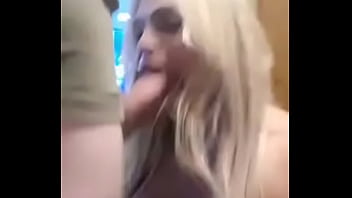 Preview 2 of Two Sexy Milfs - Ellen chupando um big pau