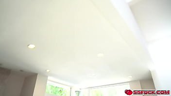 Preview 1 of Old Man Xxxsex - fuck.com - Donnie Rock stuff step Gizelle Blanco&#039_s tight twat