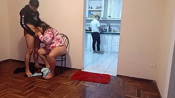 Preview 3 of Small Boy Beg Girls Fucking - Voy ala casa de mi mejor amigo y la esposa es toda una puta siempre quiere que yo la folle porque lo hago mejor que su esposo