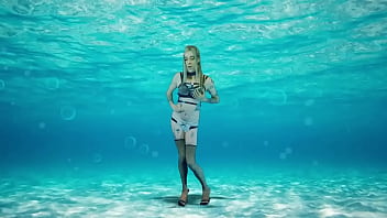 Preview 1 of Ust Scadal - Underwater Babe Dances and Plays With Her Clitty