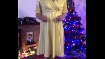 Preview 4 of Xxi Dong Com - JOHANNA CLAYTON CHRISTMAS TREE DANCE 1