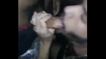 Preview 4 of Oral Anal - Mamando o Dotado na Balada