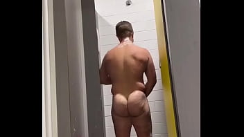 Preview 2 of Bibe Sex Porncom - Thick guy shows off