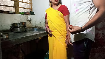 Preview 1 of Lovers Nit - होली पर सेक्सी भाभी को रंग लगाकर किचन स्टैंड पर दर्दनाक चोदा XXX Bhabhi Fuck साफ हिंदी आवाज में
