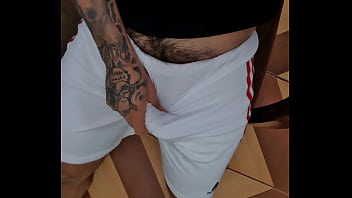 Preview 4 of Bigger Than Feet - Cad&ecirc_ as putinhas submissas