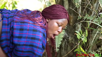 Preview 3 of Rani Mokharji Sexy Xxx - THE LEAKED VIDEO OF THE KINGS WIFE IN THE BUSH WHILE URINATING
