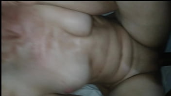 Preview 2 of Licking Women Vagina Videos - Sexo Gostoso com a Casada Catarinense e o Corno Liga na Hora Atrapalhando a Filmagem que a Esposa Estava Fazendo para Ele