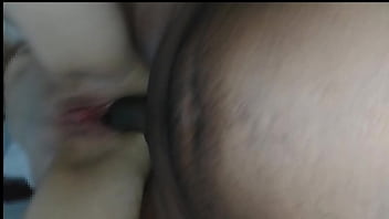 Preview 4 of Licking Women Vagina Videos - Sexo Gostoso com a Casada Catarinense e o Corno Liga na Hora Atrapalhando a Filmagem que a Esposa Estava Fazendo para Ele