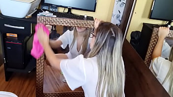 Preview 3 of Phim Sex Dich Kieu Dung - MAHZINHA LIMPANDO ESPELHO NO QUARTO