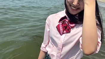 Preview 2 of Wwwxxx Avcom - ハメ撮り　海でデートした後ラブホでハメ撮りセックス。おじさんと濃厚なキス。フェラチオのテクニックがエロい。手マンされてめちゃくちゃ気持ちよさそう。正常位で感じまくり。