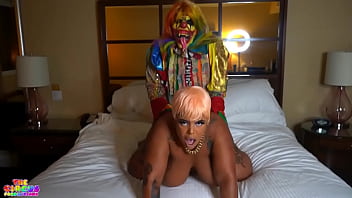Preview 3 of Piggi3 - Mulanblossumxxx getting her pussy tore up by Gibby The Clown