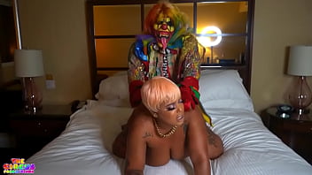 Preview 4 of Piggi3 - Mulanblossumxxx getting her pussy tore up by Gibby The Clown