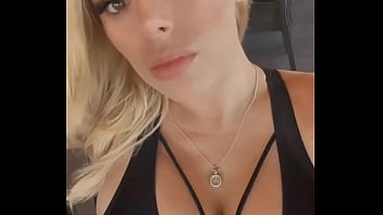 Preview 1 of Wifes Bo - Angela y sus hermosas tetas