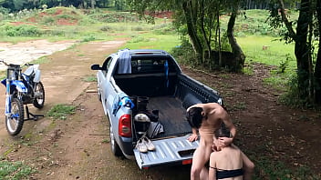 Preview 2 of Indian Young Sex Porn Hd Video - C&acirc_mera Flagrou Jovens Fazendo Sexo na Pista Encontro dos alien&iacute_genas .