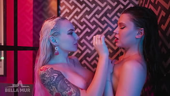 Preview 4 of Sascklxrj - Sensual fun in shower with Sofia Simens