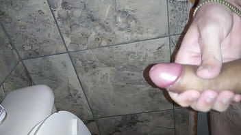 Preview 4 of Porn Star Nadia Ali Sex Tube - Acabando luego de una paja larga