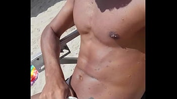 Preview 3 of Turras Teen - Pegando aquele sol para marcar o bronze