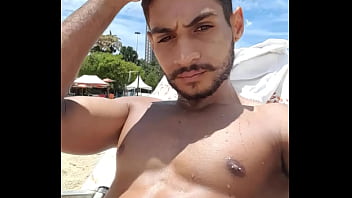 Preview 1 of Turras Teen - Pegando aquele sol para marcar o bronze