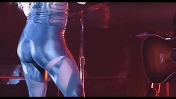 Preview 4 of Isap Nenen - shakira ass shaking compilation