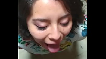 Preview 4 of Iranian Sexir - Mar&iacute_a lo chupa como paleta