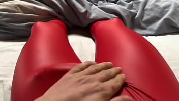 Preview 1 of Facial Fest Suzanne Kelly - Spa&szlig_ in rot Lederhose