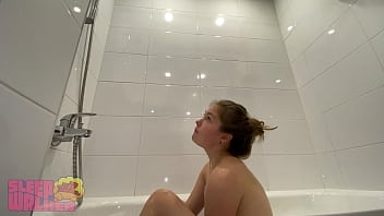 Preview 1 of Big Sije Cock - STEP DAD COULDN&rsquo_T RESIST WHEN HE WASHED HIS STEP DAUGHTER