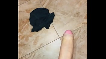 Preview 4 of Xxx15 Yars Nani Sokre Na Vediyo - Chico practicando jelking