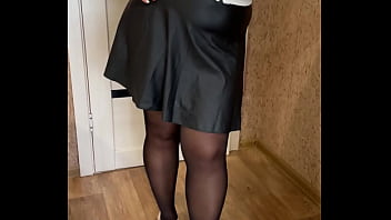 Preview 2 of Cruvi Milf - MILF in pantyhose