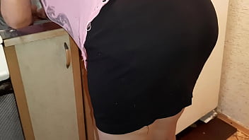 Preview 4 of School Xxxbideomp4 - I secretly and riskily masturbate next to my stepmom in the kitchen
