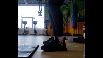 Preview 2 of Japanese Mom Hamil - A Young Female Shakes her Ass in The Gym