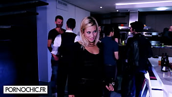 Preview 1 of Tennis Star Maria Sharapova Sex - Deep sodomy with Lola R&ecirc_ve in the bathroom