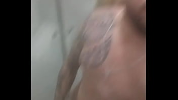 Preview 1 of Toilet Hidden Mom - Pica grossa no banho