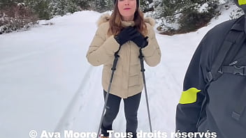 Preview 2 of Vodio Xxx Porn - Ava Moore - Une randonn&eacute_e en raquette se transforme en baise exhib &agrave_ la neige,  j&#039_avale tout le sperme - VLOG PORN