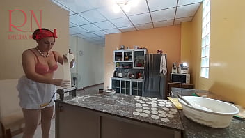 Preview 2 of Dog Sexy Garlic - Nudist housekeeper Regina Noir cooking at the kitchen. Naked maid makes dumplings. Naked cooks. Spy camera. Bra 1