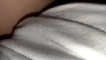 Preview 4 of Naomy Bell - Mira como Penetr&oacute_ con Anal a la novia de mi hermano en una reuni&oacute_n familiar bajo las cobijas a escondidas