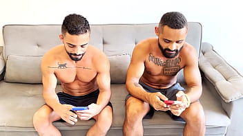Preview 4 of Sargodha University - PEGO mamando o boy do amigo com Souzzaramon chefe do bando