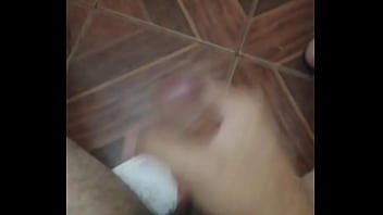 Preview 3 of Hot Sexy Videos Xxx - joven delgado y una paja ma&ntilde_anera en el ba&ntilde_o