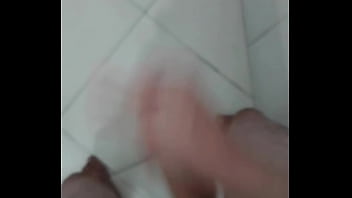Preview 3 of Bombay Sult - Vendo se ainda sai leite depois de v&aacute_rias punhetas
