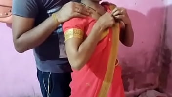 Preview 1 of Saw Mom Naked - Hindi Audio sex Enjoy full night