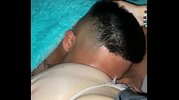 Preview 1 of Pumping Pussy Licking Teen Pics - MIRA COMO LE DOY LENGUA COMO PALETA DE AGUA... QUE TAL LO HICE?