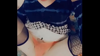 Preview 4 of Jordi With Mom - Lingerie Slut Knees Behind Her Head Spreading
