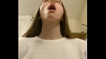 Preview 1 of Felicidade Apenas Com Agua - Hot girl sucking cock