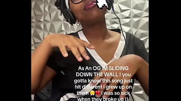 Preview 3 of Femliy Strike - TikTok vs TwitterWork vibes ,  let me know if this was y&#039_all jam too ️⭐And I spent the night at my homeboy ...