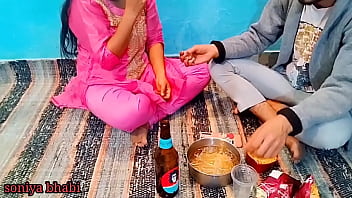 Preview 1 of Two Ass Booty - पड़ोसन को पटाया और पलंग तोड़ चूत मारी हिंदी आवाज में