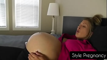 Preview 3 of Bisexual Teens Gay - A Giant Alien Moves in her Pregnant Belly