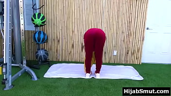 Preview 2 of 2bbc Anal - Muslim girl in hijab cheats on husband with personal trainer